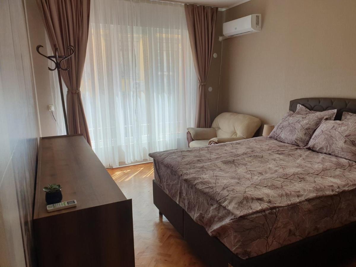 Apartment The Room Burgas Stad Buitenkant foto